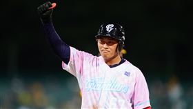 悍將辛元旭替補出賽猛敲3安，憑一己之力敲回4分打點，獲選當場MVP。（圖／富邦悍將提供）