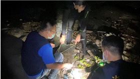 ▲2男闖富山保育區違規採捕水產動植物，海巡署獲報後，當場逮捕並移送法辦。（圖／第一三岸巡隊提供）