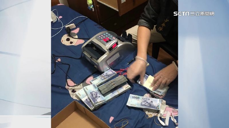 高調秀鈔票炫富　男經營非法博弈遭逮
