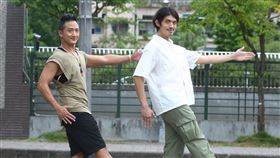 高英軒和梁正群為舞台劇《沒有人想交作業》接受媒體訪問。（圖／三禾行銷提供）