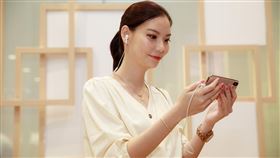 遠傳擴大營運觸角跨足遊戲代理市場，推出首款手遊《水族館物語》。（圖／遠傳提供）