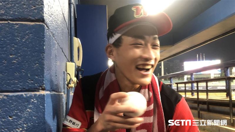 龍第6發場內轟　上次郭天信還沒出生