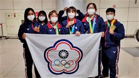 世運會女子拔河隊返台 開心帶回5連霸2022年第11屆伯明罕世界運動會已落幕，帶回5連霸的女子拔河隊員們表示，有把練習時學到的技巧發揮在比賽。（讀者提供）中央社記者吳睿騏桃園傳真  111年7月19日