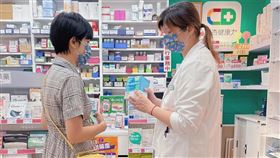 益生菌的「認證標章」是重要的判斷值，如同健康食品獲得「小綠人」健字號標章，就是政府認定具有功效性的產品