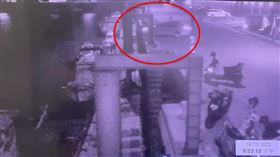 南寮漁港,墜港,浮動碼頭,轎車（圖／翻攝畫面）