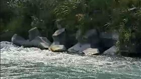 泳圈,漂漂河,消波塊,台中,花蓮,台北榮總鳳林分院（圖／翻攝畫面）