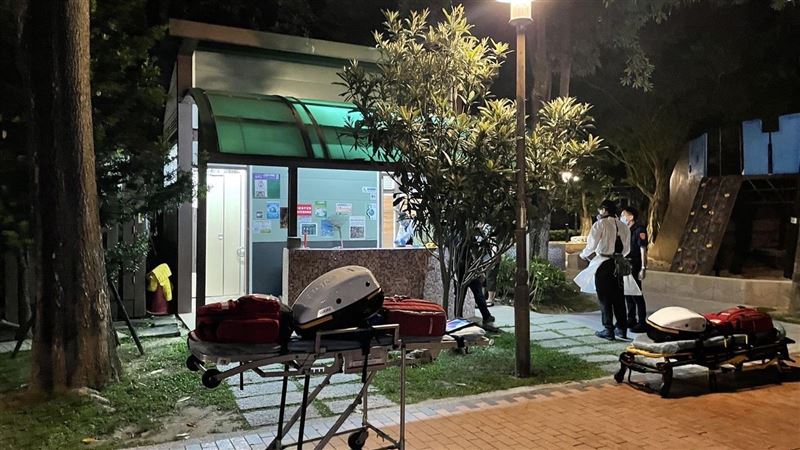 男暗夜離家陳屍公廁　頸部割痕亡