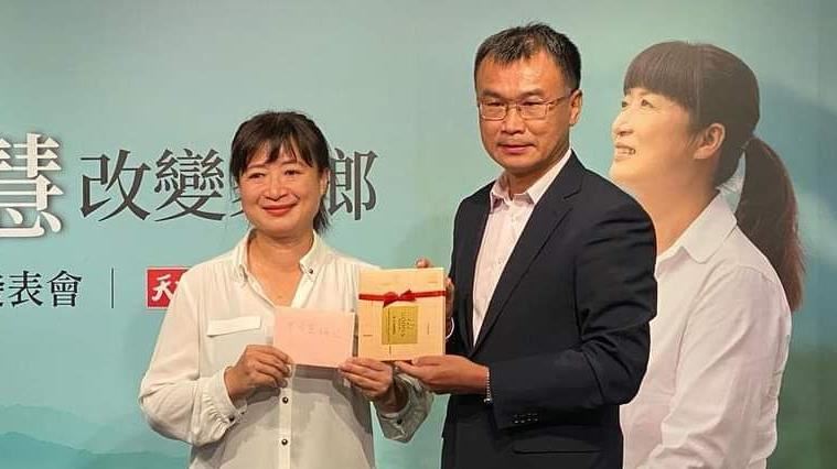 蔡培慧出新書拚選舉　陳吉仲淚訴這事