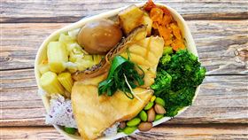 台鐵石斑魚便當,台鐵局提供