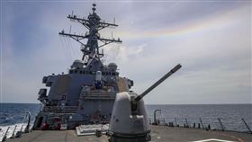 美國海軍第七艦隊於台灣時間19日在國際水域例行性通過台灣海峽。（圖／翻攝自facebook.com/7thfleet）
