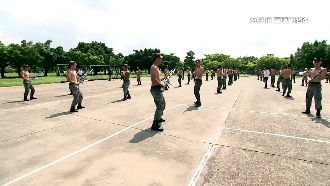 美前防長籲男女皆兵　女藍委：我願意