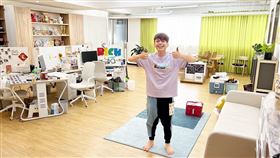 蔡阿嘎宣布全工作室的人放一個禮拜有薪假。（圖／翻攝自臉書）