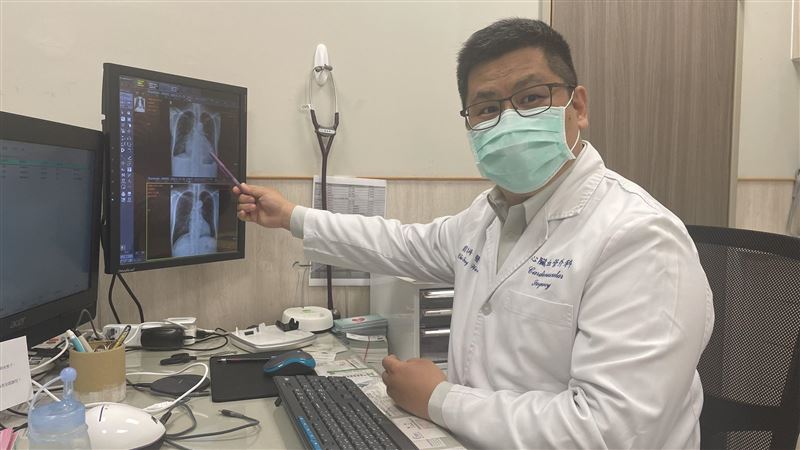 5旬老菸槍酒不離身　喘到不能躺平睡