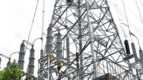 高壓電塔/電力/供電/台電(記者陳弋攝影)