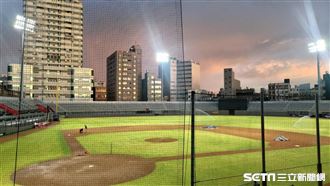 新新竹球場LED燈　瞬間閃爍大舞台