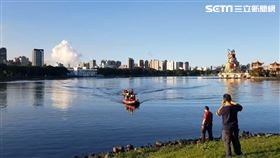 高雄市蓮池潭風帆翻覆意外（圖／翻攝畫面）