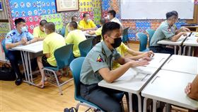 國軍進少觀所宣導從軍引熱議  看守所：引導正途法務部矯正署苗栗看守所與國軍人才招募中心合作，向少年觀護所收容少年宣導從軍引發熱議；看守所20日表示，盼引導逆風少年找到人生方向，重新回到正途。（苗栗看守所提供）中央社記者管瑞平傳真  111年7月20日