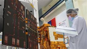 獵風者衛星是繼福衛五號之後，第二顆由台灣自製的衛星，整顆衛星包含酬載共有82%是台灣研發製造。（圖／科技部提供）