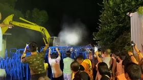 苗栗坤輿，肢體衝突，噴胡椒罐，曾玟學，還原現場(圖／翻攝畫面)