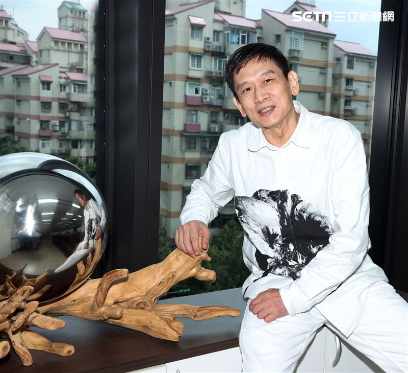 殷正洋三立新聞網專訪。（記者邱榮吉/攝影）