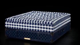 瑞典皇室名床，床墊1700萬，夢幻逸品頂級，台中客人買2組 (圖／業者提供)