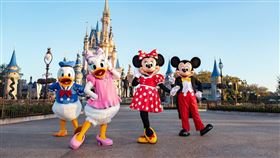 一次探索全球12座迪士尼樂園。（圖／提供Le Orano_®Disney）