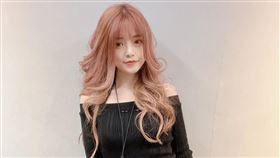 米砂從角色扮演市場轉戰投入AV產業監製。（圖／翻攝自Misa米砂 IG）