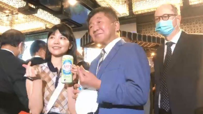 陳時中參加AIT酒會　高嘉瑜同框了
