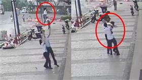 女兒,女童,意外,墜落,徒手