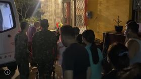 ▲遭戰車砲台撞死的全姓裝甲兵(全若堯)回到南投老家了，晚間9點22分，宣告不治。（圖／翻攝畫面）