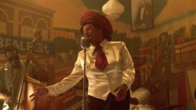 《貓王艾維斯》美國歌手尚卡杜庫雷（Shonka Dukureh）。（圖／華納兄弟提供）