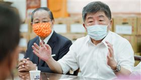 陳時中前往松山慈祐宮參香祈福（圖／陳時中辦公室提供）