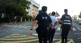 通緝犯遇盤查拒檢  棄車逃跑仍被台中
