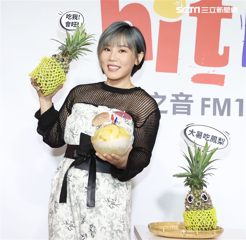 李佳薇睽違四年發行全新專輯（痛快）。（記者邱榮吉/攝影）