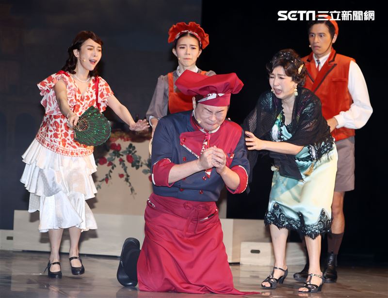 曾國城、黃嘉千演出舞台劇「摘心米其林」總彩排。（記者邱榮吉/攝影）