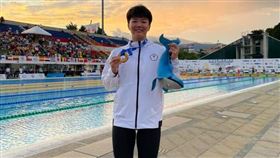 何品莉蹼泳世錦賽奪200M雙蹼金牌（圖／翻攝自何品莉臉書）