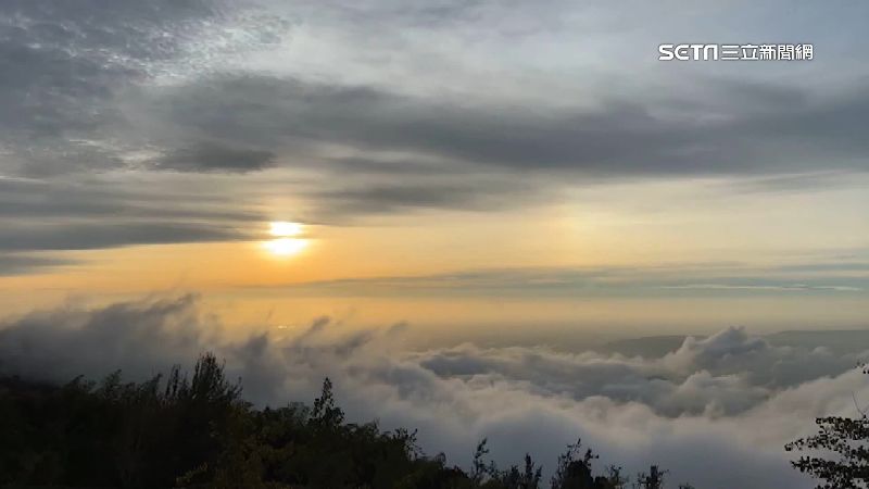 大崙山白天僅20度　湧現避暑人潮