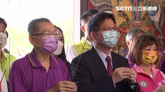 林佳龍竹林寺拜廟　還願建林口交流道