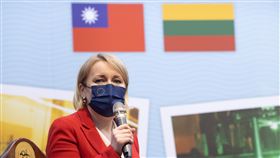 立陶宛擬9月設在台貿易辦事處立陶宛經濟暨創新部政務次長聶琉嫻娜（Jovita Neliup?ien?）15日在台北記者會中表示，立陶宛駐台北經貿辦事處預計今年9月開館，駐台代表正在遴選中，屆時正式開館後必定進一步深化雙邊關係。中央社記者謝佳璋攝  111年6月15日
