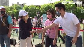 蔣萬安、黃珊珊出席北投區111年健行活動