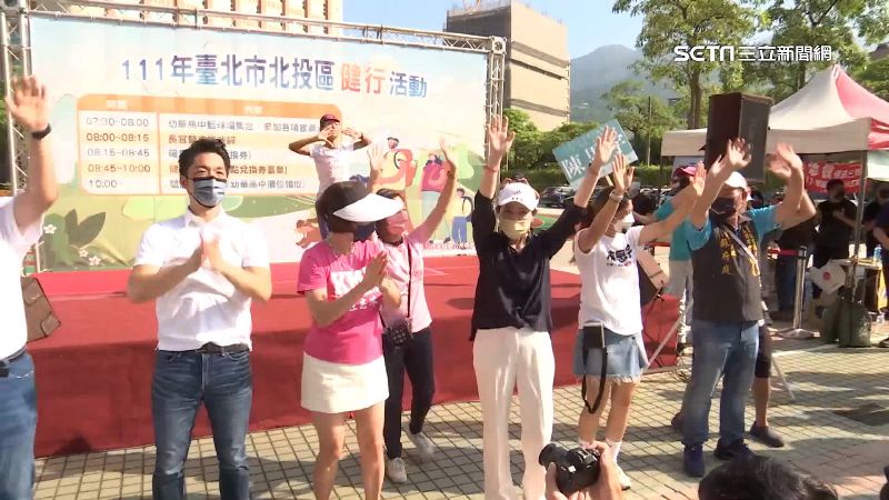 黃珊珊3天兩度同框蔣萬安　同台跳操