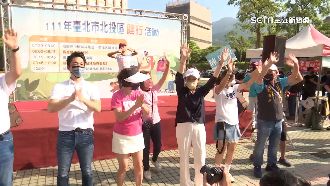 黃珊珊3天兩度同框蔣萬安　同台跳操