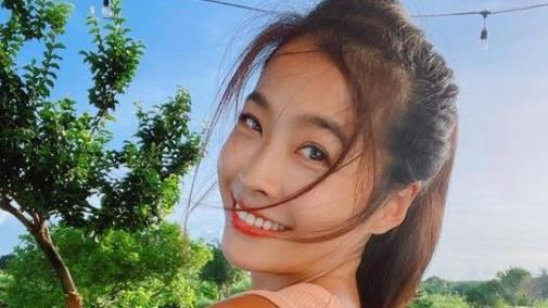 金剛才離開　小嫻穿比基尼曬男友視角