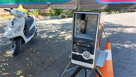 有網友分享，警察的偽裝式測速照相機。（圖／翻攝自爆廢公社公開版）