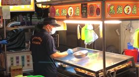 台中潭子火車站附近的滷味攤老闆中彈