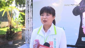 蔡培慧民調微落後許淑華　近5成同意換黨