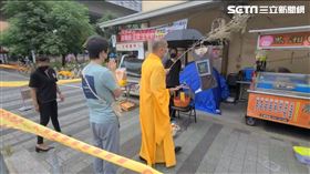 台中潭子滷味攤老闆遭槍擊身亡，現場招魂，住家設靈堂。（圖／翻攝畫面）