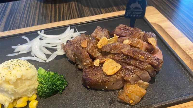 點千元和牛⋯切開傻眼！網：3層肉？