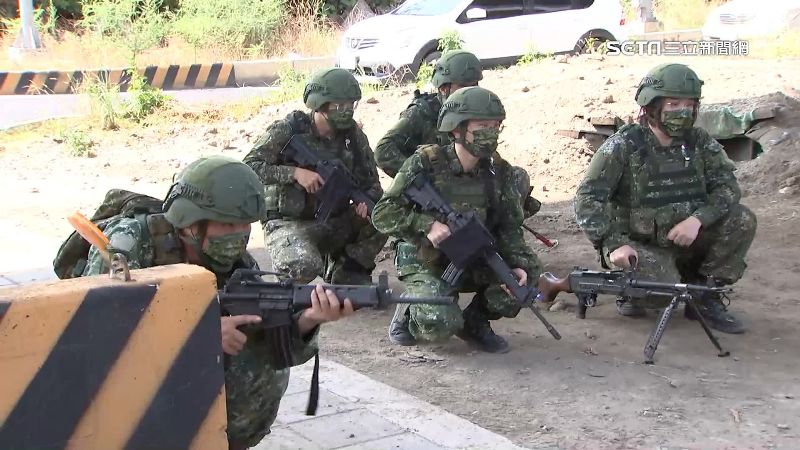 14天最硬教召加入漢光　壕溝架機槍
