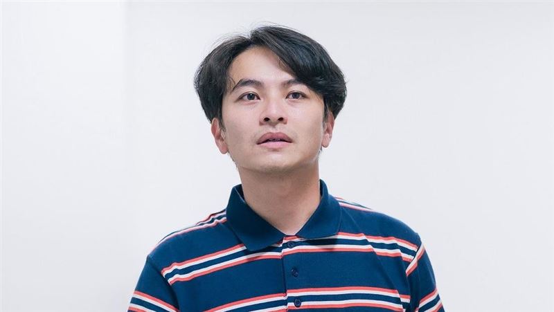 男星偷看謎片　遭抓包嘲笑：片源太老